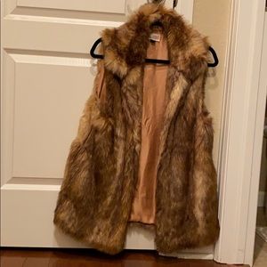 Universal thread fur vest